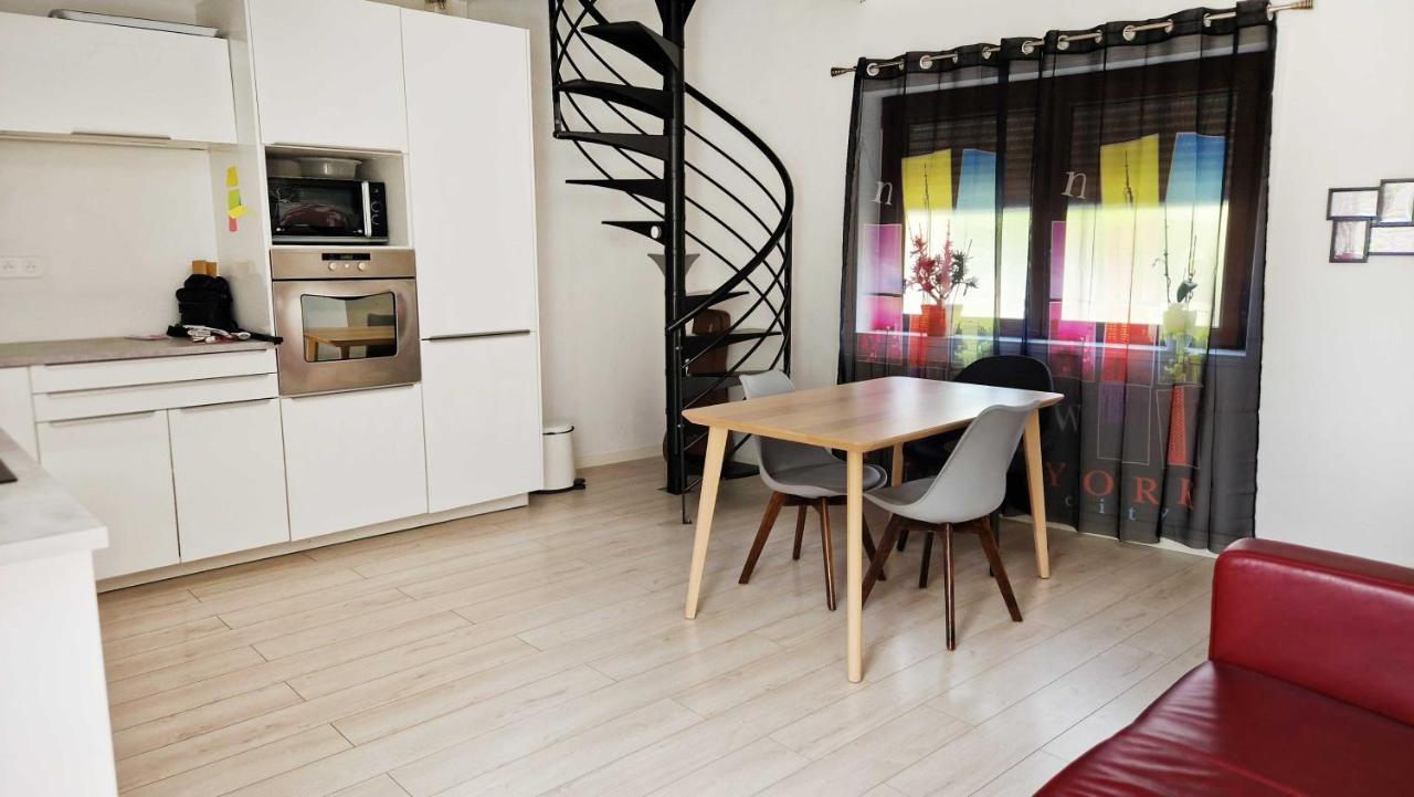 Studio, Chambres, Appartement, Gite Vendegies-sur-Ecaillon Esterno foto